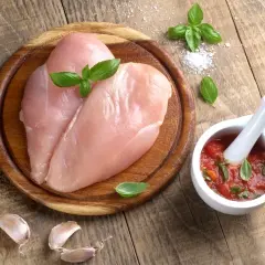 Ile kalorii ma kurczak? Odkryj, jak zmniejszyć kaloryczność posiłków
