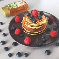 Jak zrobić proteinowe pancakes, które zachwycą smakiem i zdrowiem