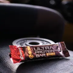 Baton proteinowy przed czy po treningu – co lepsze dla mięśni?