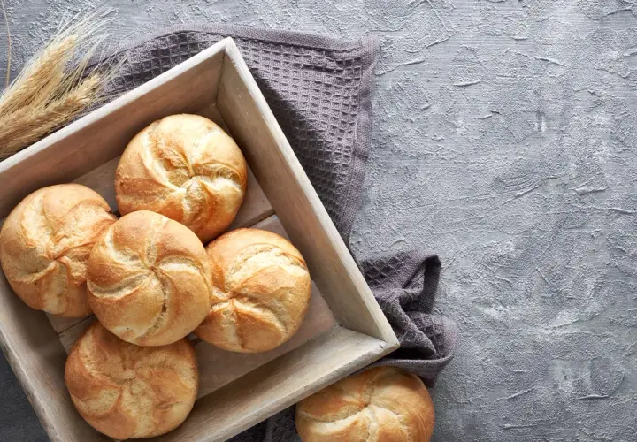 Ile kalorii ma bułka kajzerka i jak wpływa na dietę?