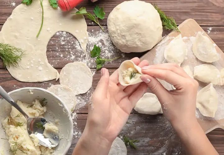 Ile kalorii ma pierogi? Zaskakujące wartości kaloryczne różnych rodzajów